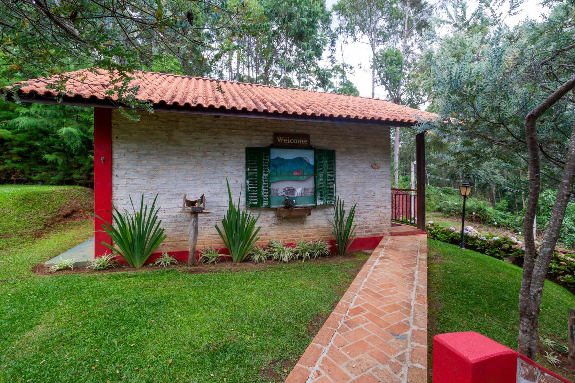 Pousada Das Acacias Camanducaia Exterior photo
